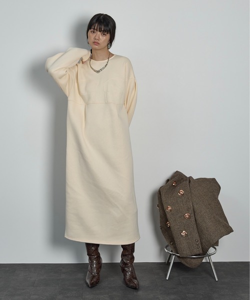 THE YOn(ザヨン)の「コルセットデザインスウェットワンピース(ワンピース・レディース・ターコイズブルー/チャコールグレー/アイボリー・FREE)」の12枚目の写真