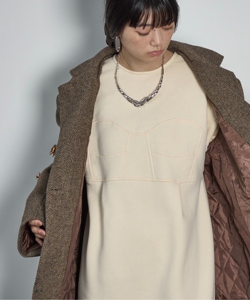 THE YOn(ザヨン)の「コルセットデザインスウェットワンピース(ワンピース・レディース・ターコイズブルー/チャコールグレー/アイボリー・FREE)」の17枚目の写真
