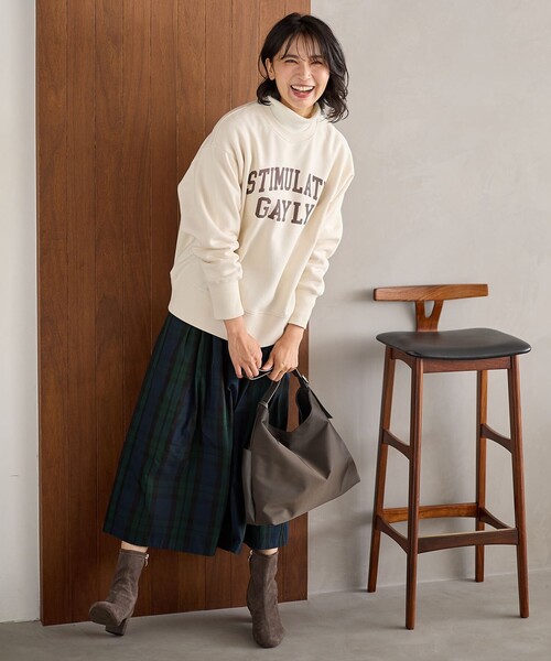 ANY(エニィ)の「【洗濯機可】裏起毛スウェットロゴプルオーバー(Tシャツ/カットソー・レディース・アイボリー系/グレー系/ライトグレー系・4)」の17枚目の写真