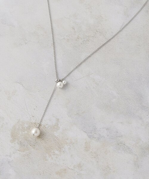 OPAQUE.CLIP(オペークドットクリップ)の「【長さ調節可能】フェイクパールスライドネックレス(ネックレス・レディース・シルバー/ゴールド・00)」の2枚目の写真