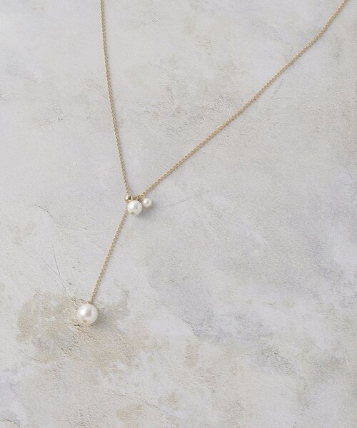 OPAQUE.CLIP(オペークドットクリップ)の「【長さ調節可能】フェイクパールスライドネックレス(ネックレス・レディース・シルバー/ゴールド・00)」の4枚目の写真