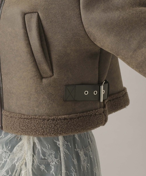 FOREVER 21（フォーエバー トゥエンティーワン）の「【2024FW】ムートンショートブルゾン（ムートンコート・レディース・ブラウン・FREE）」の4枚目の写真