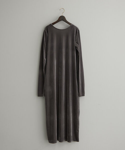 earthy(アーシー)の「ベロアマキシワンピース(ワンピース・レディース・ブラウン/グレー/ネイビー・SMALL/MEDIUM)」の2枚目の写真