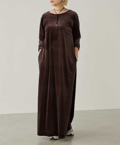 earthy(アーシー)の「ベロアマキシワンピース(ワンピース・レディース・ブラウン/グレー/ネイビー・SMALL/MEDIUM)」の20枚目の写真