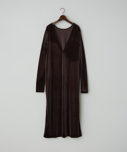 earthy(アーシー)の「ベロアマキシワンピース(ワンピース・レディース・ブラウン/グレー/ネイビー・SMALL/MEDIUM)」の6枚目の写真