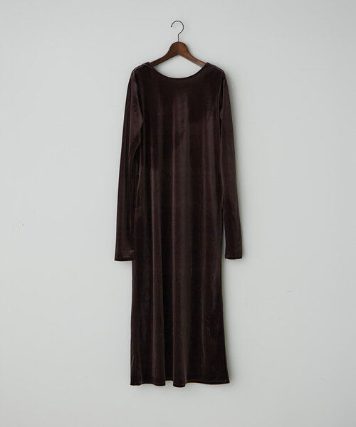 earthy(アーシー)の「ベロアマキシワンピース(ワンピース・レディース・ブラウン/グレー/ネイビー・SMALL/MEDIUM)」の7枚目の写真