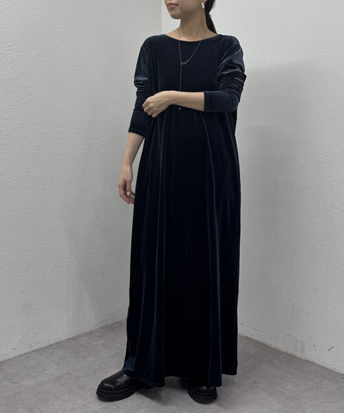 earthy(アーシー)の「ベロアマキシワンピース(ワンピース・レディース・ブラウン/グレー/ネイビー・SMALL/MEDIUM)」の22枚目の写真