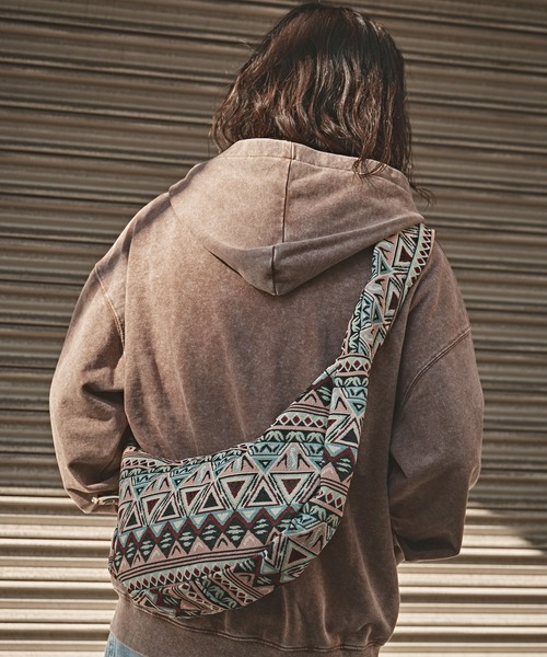 たらら 美品 RUIRUE BOUTIQUE バック パール カットソー セール】【撥水/2WAY】荷物が多い方にも フロントポケット