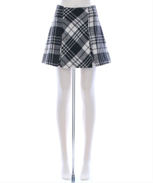 clear（クリア）の「ボックスプリーツチェック柄ミニスカート[インナー付 ガーリー] ≪再入荷≫（スカート・レディース・ブラック/ベージュ/レッド・S/M）」の17枚目の写真