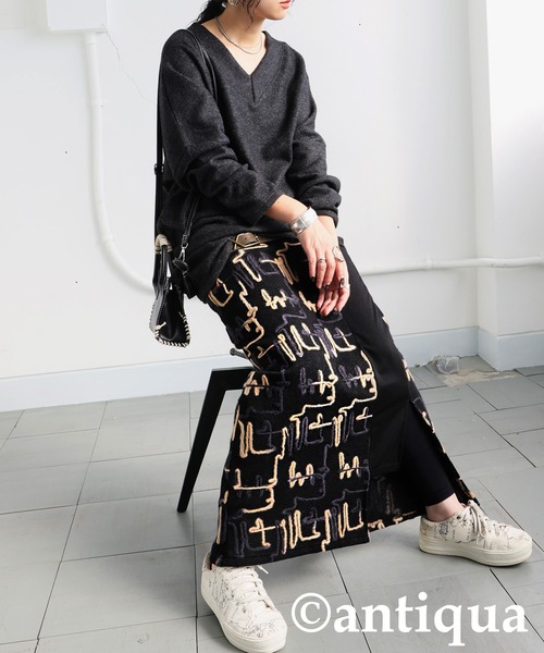 antiqua(アンティカ)の「グリッタースリットスカート(スカート・レディース・ブラック・ONESIZE)」の3枚目の写真