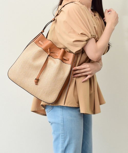 LORISTELLA(ロリステッラ)の「【LORISTELLA】レザーコンビラフィアショルダーバッグ(Q56330)(ショルダーバッグ・レディース・ブラウン系その他・ALL)」の1枚目の写真