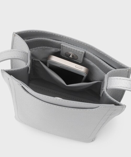 INDIVI（インディヴィ）の「【合皮】ミニポシェットバッグ（ショルダーバッグ・レディース・ブラック/シルバー・00）」の11枚目の写真