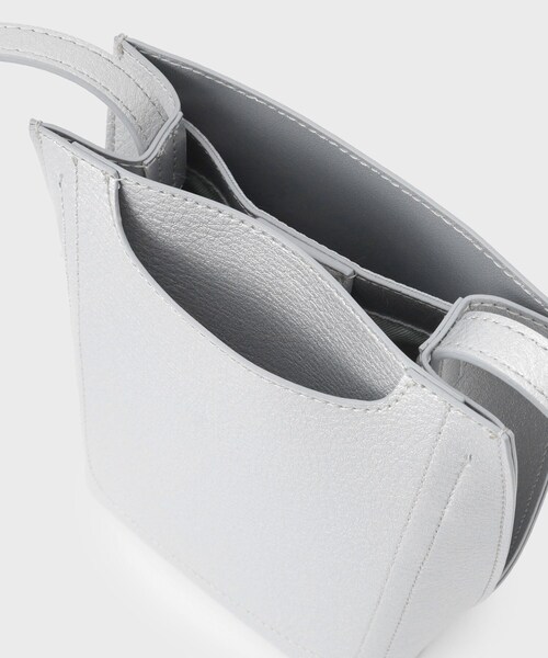 INDIVI（インディヴィ）の「【合皮】ミニポシェットバッグ（ショルダーバッグ・レディース・ブラック/シルバー・00）」の12枚目の写真