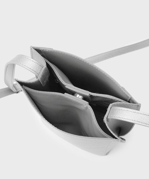 INDIVI（インディヴィ）の「【合皮】ミニポシェットバッグ（ショルダーバッグ・レディース・ブラック/シルバー・00）」の13枚目の写真