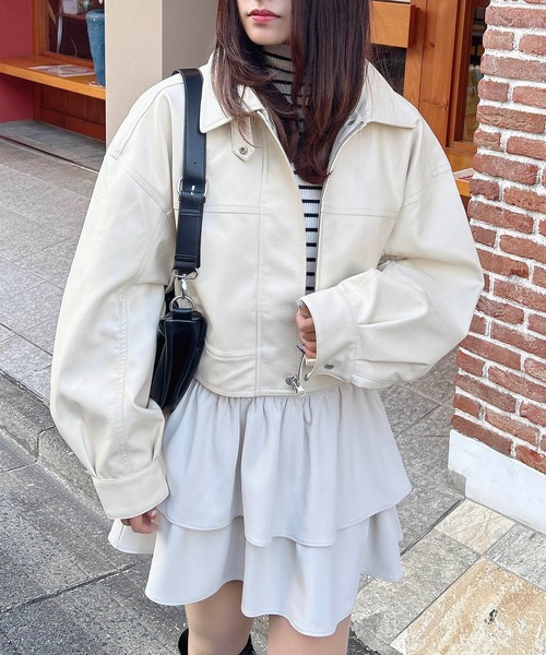 INGNI(イング)の「フェイクレザーショートブルゾン/A(ブルゾン・レディース・アイボリー/ブラウン/ブラック・M)」の2枚目の写真