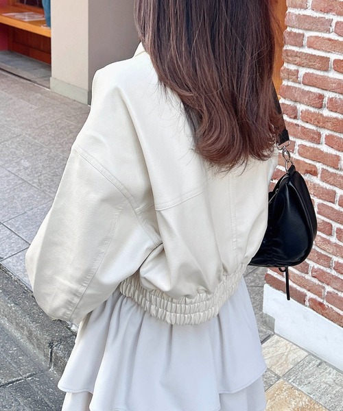 INGNI(イング)の「フェイクレザーショートブルゾン/A(ブルゾン・レディース・アイボリー/ブラウン/ブラック・M)」の8枚目の写真