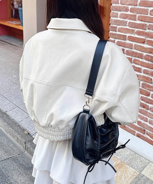 INGNI(イング)の「フェイクレザーショートブルゾン/A(ブルゾン・レディース・アイボリー/ブラウン/ブラック・M)」の7枚目の写真