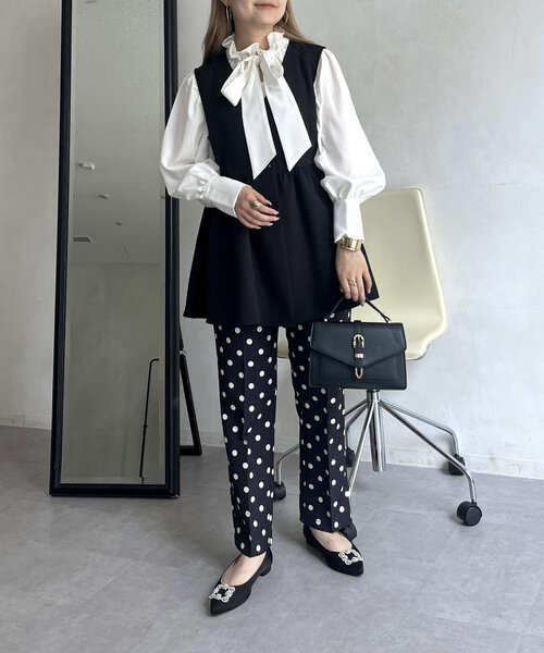 prose verse(プロズヴェール)の「袖ボリュームリボンボウタイブラウス(シャツ/ブラウス・レディース・ブラック系その他/ホワイト系その他/オフホワイト・LARGE/MEDIUM)」の19枚目の写真