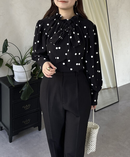 prose verse(プロズヴェール)の「袖ボリュームリボンボウタイブラウス(シャツ/ブラウス・レディース・ブラック系その他/ホワイト系その他/オフホワイト・LARGE/MEDIUM)」の21枚目の写真