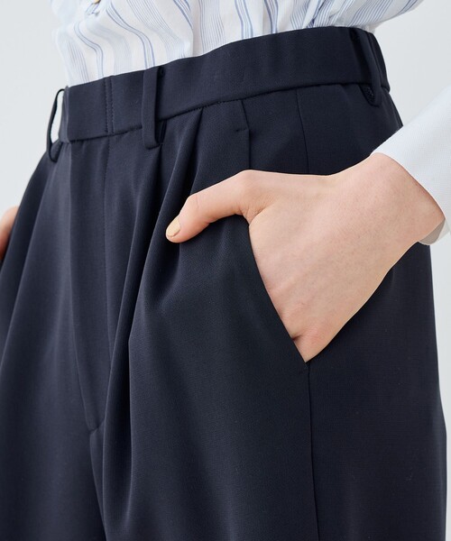 GALERIE VIE（ギャルリー ヴィー）の「ダブルクロス イージータックパンツ（スラックス・レディース・ネイビー・32/36）」の8枚目の写真