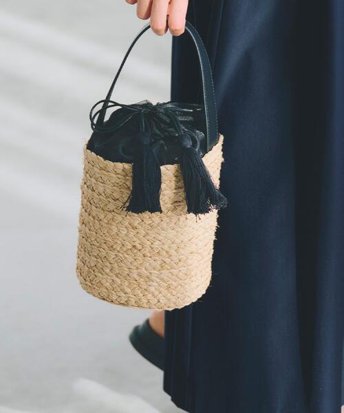 grove（グローブ）の「◆ラフィアバケツタッセル巾着ショルダー（ショルダーバッグ・レディース・ブラック/アイボリー・00）」の2枚目の写真