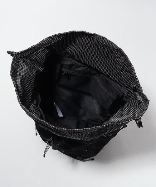 WILD THINGS(ワイルドシングス)の「【WILD THINGS/ワイルドシングス】ROLLTOP SPECTRA BACKPACK/ロールトップ スペクトラ バックパック(容量:約25L)(バックパック/リュック・メンズ・ホワイト系その他/ブラック系その他・FREE)」の9枚目の写真