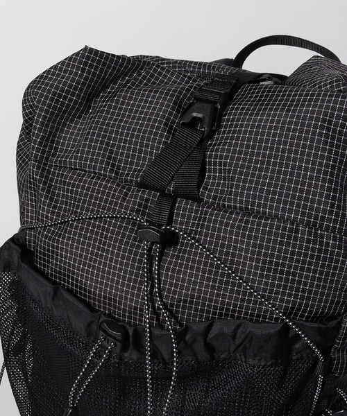 WILD THINGS(ワイルドシングス)の「【WILD THINGS/ワイルドシングス】ROLLTOP SPECTRA BACKPACK/ロールトップ スペクトラ バックパック(容量:約25L)(バックパック/リュック・メンズ・ホワイト系その他/ブラック系その他・FREE)」の12枚目の写真