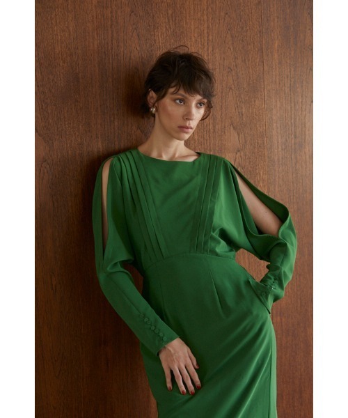 Estella.K（エステラケー）の「Arielle Open Back Dress オープンバックドルマンロングドレス（ワンピース・レディース・グリーン/ブラック・FREE）」の14枚目の写真