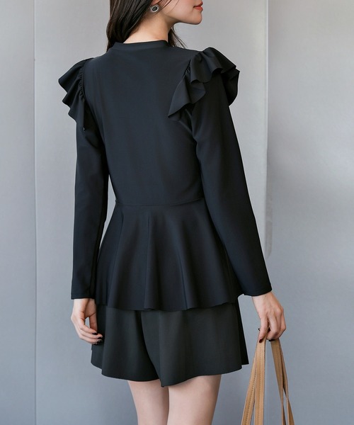 TeddyShop(テディショップ)の「【UVカット率100%/UPF50+/接触冷感】レディース水着 長袖ショルダーフリルペプラムフリルトップス+ショートパンツビキニ 上下2点セット(水着・レディース・ホワイト系その他/ダークブラウン/ブラック・S/M/L)」の17枚目の写真