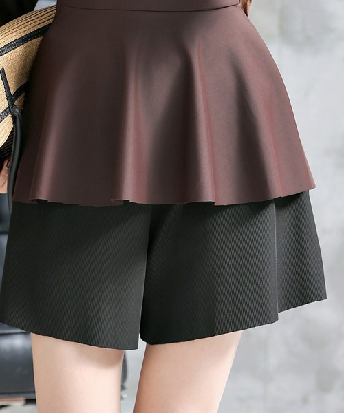 TeddyShop(テディショップ)の「【UVカット率100%/UPF50+/接触冷感】レディース水着 長袖ショルダーフリルペプラムフリルトップス+ショートパンツビキニ 上下2点セット(水着・レディース・ホワイト系その他/ダークブラウン/ブラック・S/M/L)」の7枚目の写真
