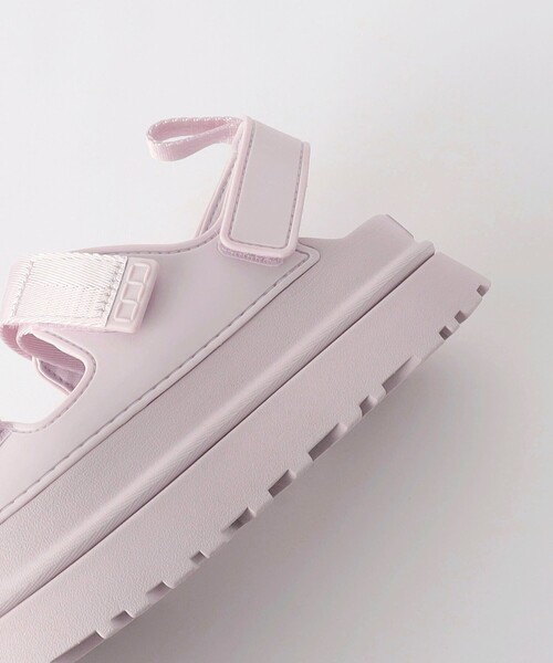 UGG(アグ)の「<UGG>ウィメンズ GoldenGlow サンダル(サンダル・レディース・ライラック/ブラック・8/5/6/7)」の19枚目の写真