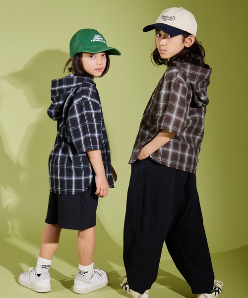 PAIRMANON STREET(ペアマノンストリート)の「【PAIRMANON STREET】フード付き 半袖 オーバーサイズ チェックシャツ(シャツ/ブラウス・キッズ・ブラック/ブラウン/ホワイト・110/130/100/150/90/160/140/120)」の8枚目の写真