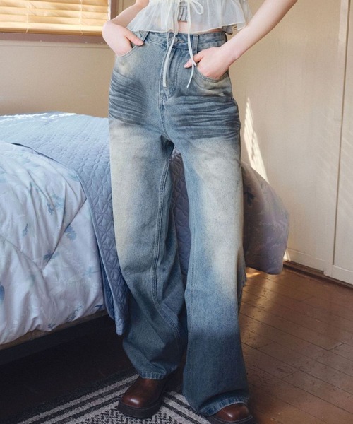 FOREVER 21（フォーエバー トゥエンティーワン）の「【2025SS】グラデーション加工ワイドデニム（デニムパンツ・レディース・ブルー/ブラック・SMALL/MEDIUM）」の2枚目の写真