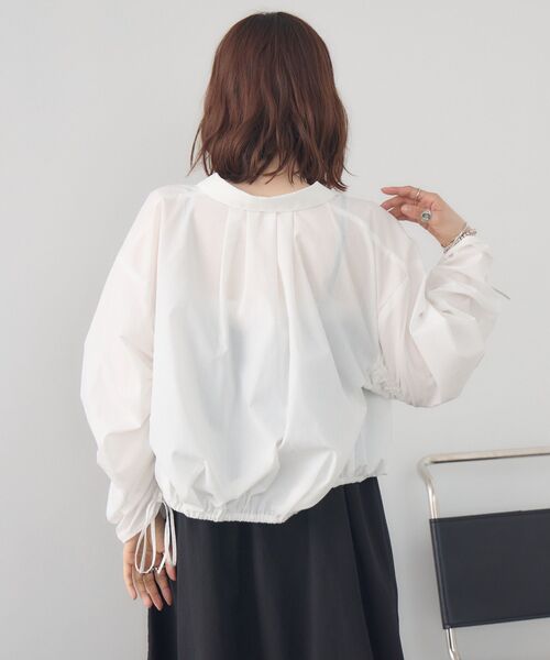 RETRO GIRL(レトロガール)の「裾タックシャーリングSH(シャツ/ブラウス・レディース・ピンク/ブルー系その他/オフホワイト・FREE)」の8枚目の写真