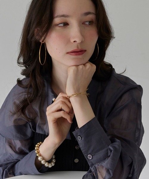 Phoebe（フィービィー）の「メタルパールブレスレット<動画あり>　 パール/結婚式/入学式/卒業式/入園式/卒園式/セレモニー/ハレの日（ブレスレット・レディース・シルバー/マルチ/イエローゴールド・FREE）」の6枚目の写真