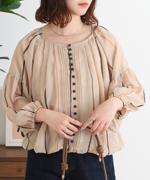 EGLANTINE（エグランティーヌ）の「EGLANTINE 【セットアップ対応】シフォンプリントバルーンブラウス フロントボタン 7分袖シアー（シャツ/ブラウス・レディース・ベージュ/ブルー/ネイビー・40）」の11枚目の写真