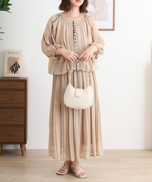 EGLANTINE（エグランティーヌ）の「EGLANTINE 【セットアップ対応】シフォンプリントバルーンブラウス フロントボタン 7分袖シアー（シャツ/ブラウス・レディース・ベージュ/ブルー/ネイビー・40）」の13枚目の写真