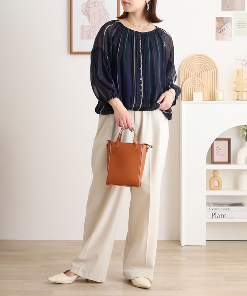 EGLANTINE（エグランティーヌ）の「EGLANTINE 【セットアップ対応】シフォンプリントバルーンブラウス フロントボタン 7分袖シアー（シャツ/ブラウス・レディース・ベージュ/ブルー/ネイビー・40）」の7枚目の写真