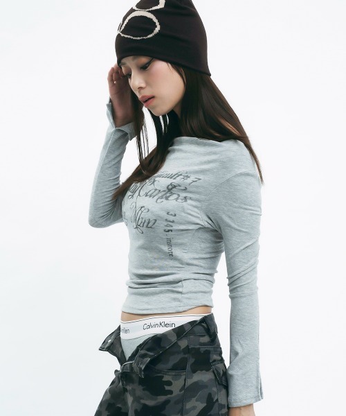 Clum(クルム)の「Layered off-shoulder top / レイヤードオフショルカットソー(Tシャツ/カットソー・レディース・ダークブラウン/グレー・MEDIUM/SMALL)」の9枚目の写真