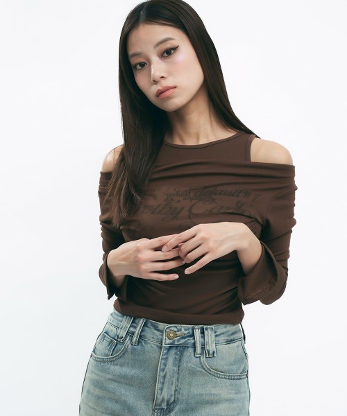Clum(クルム)の「Layered off-shoulder top / レイヤードオフショルカットソー(Tシャツ/カットソー・レディース・ダークブラウン/グレー・MEDIUM/SMALL)」の17枚目の写真