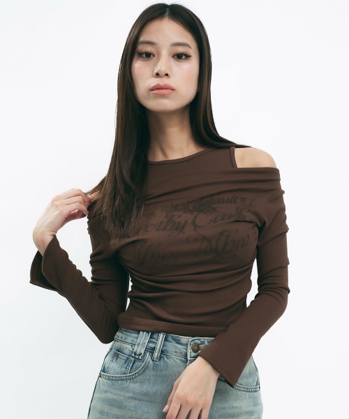 Clum(クルム)の「Layered off-shoulder top / レイヤードオフショルカットソー(Tシャツ/カットソー・レディース・ダークブラウン/グレー・MEDIUM/SMALL)」の18枚目の写真