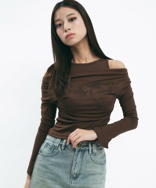 Clum(クルム)の「Layered off-shoulder top / レイヤードオフショルカットソー(Tシャツ/カットソー・レディース・ダークブラウン/グレー・MEDIUM/SMALL)」の19枚目の写真