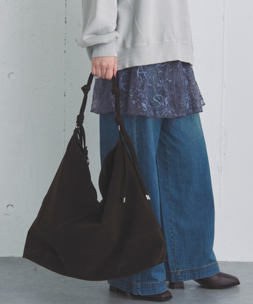 Doux archives（ドゥアルシーヴ）の「Knot handle bag（ショルダーバッグ・レディース・ダークブラウン/ブラウン・FREE）」の2枚目の写真