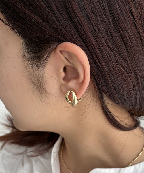 CAPRICIEUX LE'MAGE（カプリシューレマージュ）の「〈GOLDY/ゴールディ〉ホイップリングイヤリング（イヤリング・レディース・シルバー/ゴールド・FREE）」の6枚目の写真