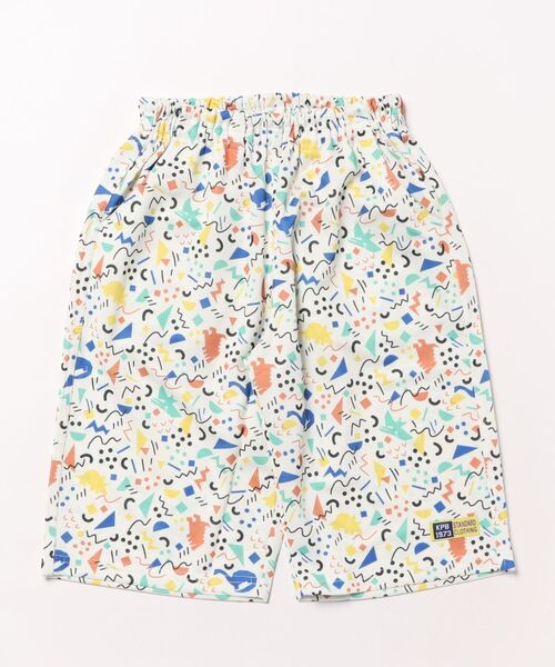 KP BOY（ケーピーボーイ）の「ドライメッシュ総柄プリント ハーフパンツ（その他パンツ・キッズ・エメラルド/ブラック/オフホワイト・120cm/150cm/100cm/90cm/110cm/130cm/140cm）」の2枚目の写真