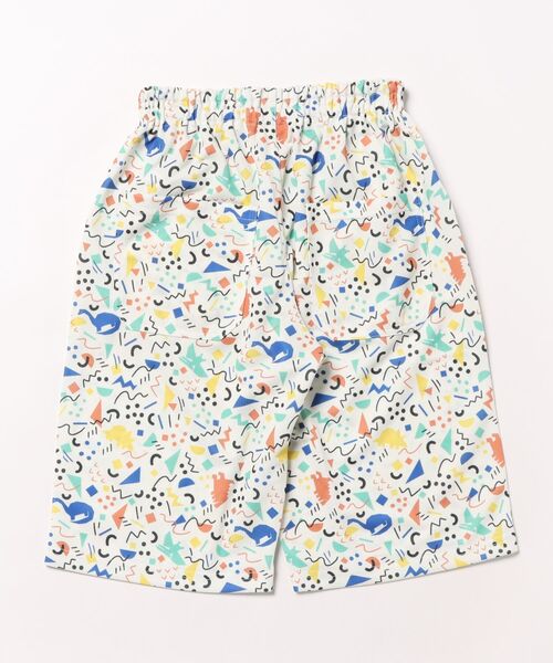 KP BOY（ケーピーボーイ）の「ドライメッシュ総柄プリント ハーフパンツ（その他パンツ・キッズ・エメラルド/ブラック/オフホワイト・120cm/150cm/100cm/90cm/110cm/130cm/140cm）」の4枚目の写真