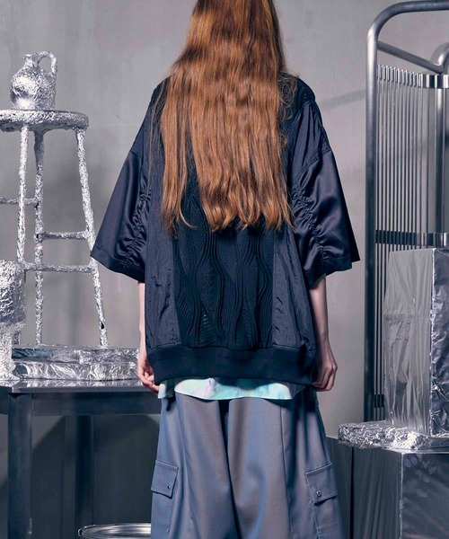 MAISON SPECIAL（メゾンスペシャル）の「《UNISEX》Different Material Docking Prime-Over Puckering Short Sleeve Half Zip Knit T-Shirt/異素材ドッキングプライムオーバーパッカリングショートスリーブハーフジップニットTシャツ【MAISON SPECIAL/メゾンスペシャル】（Tシャツ/カットソー・メンズ・ブラック/グレイッシュベージュ・1/2）」の7枚目の写真
