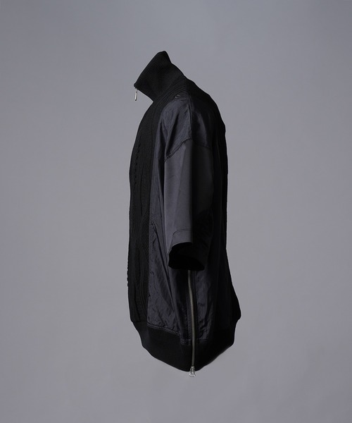 MAISON SPECIAL（メゾンスペシャル）の「《UNISEX》Different Material Docking Prime-Over Puckering Short Sleeve Half Zip Knit T-Shirt/異素材ドッキングプライムオーバーパッカリングショートスリーブハーフジップニットTシャツ【MAISON SPECIAL/メゾンスペシャル】（Tシャツ/カットソー・メンズ・ブラック/グレイッシュベージュ・1/2）」の10枚目の写真