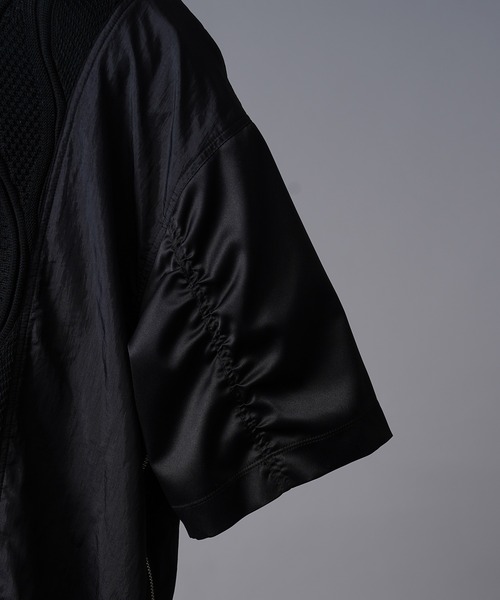 MAISON SPECIAL（メゾンスペシャル）の「《UNISEX》Different Material Docking Prime-Over Puckering Short Sleeve Half Zip Knit T-Shirt/異素材ドッキングプライムオーバーパッカリングショートスリーブハーフジップニットTシャツ【MAISON SPECIAL/メゾンスペシャル】（Tシャツ/カットソー・メンズ・ブラック/グレイッシュベージュ・1/2）」の13枚目の写真