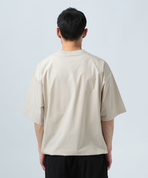 BAYFLOW(ベイフロー)の「【2WAYストレッチ・吸水速乾】ヘムドローコードTシャツ(Tシャツ/カットソー・メンズ・キャメル/ブラック・MEDIUM/LARGE)」の11枚目の写真